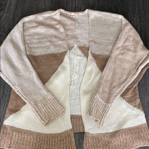 Cardigan with geometric design